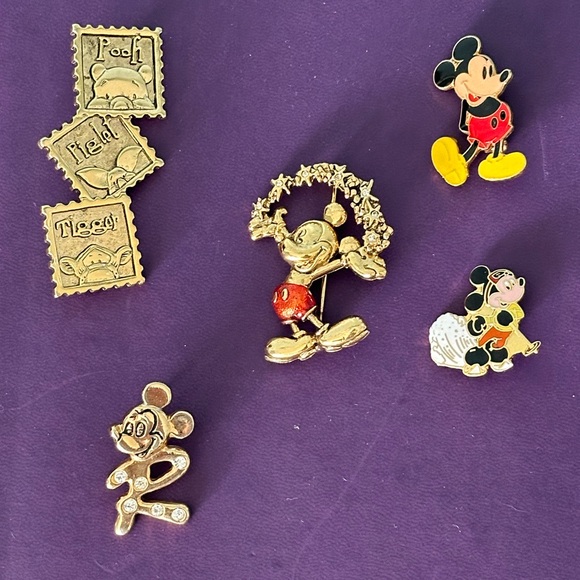 Disney Jewelry - Disney Brooches - Set of 5 - 4 Mickey Mouse - 1 Winnie the Pooh